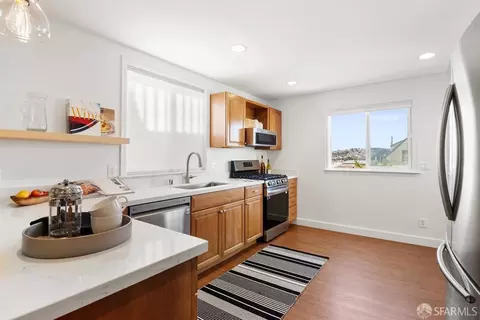 Kitchen - 370 Edinburgh St, San Francisco, CA 94112 photo 3 of 5
