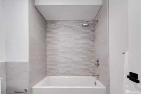 Bath - 2747 San Pablo Ave #LW1, Berkeley, CA 94702 photo 1 of 1
