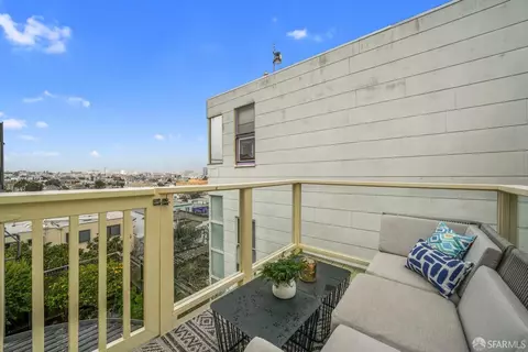 Exterior - 3962 19th St, San Francisco, CA 94114 photo 1 of 5