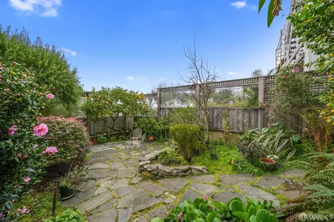 Exterior - 3962 19th St, San Francisco, CA 94114 photo 5 of 5