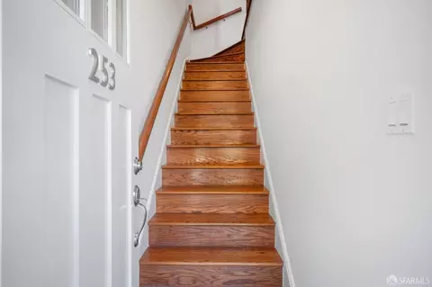 Entry Way - 253 14th St, San Francisco, CA 94103 photo 2 of 4