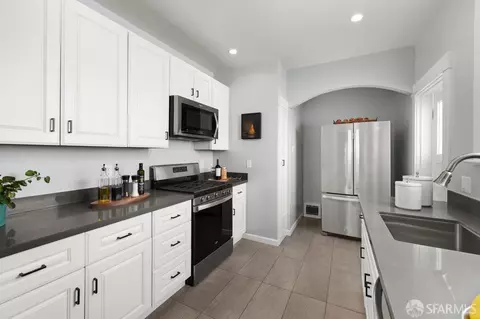 Kitchen - 849 39th Ave, San Francisco, CA 94121 photo 1 of 9