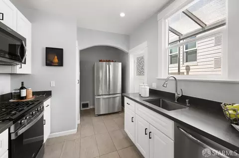 Kitchen - 849 39th Ave, San Francisco, CA 94121 photo 2 of 9