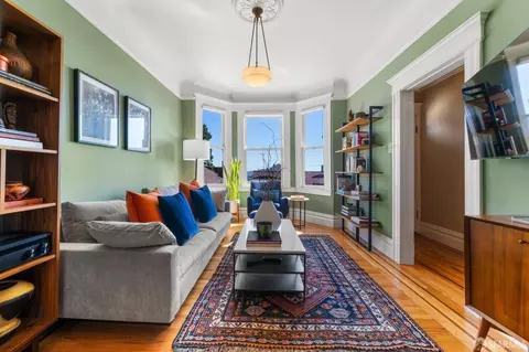 Living - 224 Bennington St, San Francisco, CA 94110 photo 2 of 5