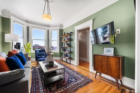Living - 224 Bennington St, San Francisco, CA 94110 photo 3 of 5