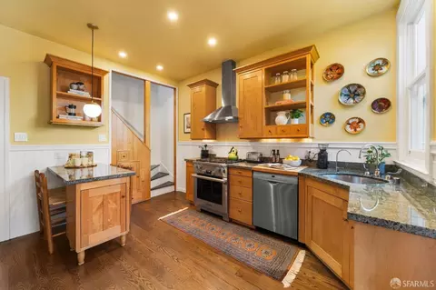Kitchen - 224 Bennington St, San Francisco, CA 94110 photo 4 of 9