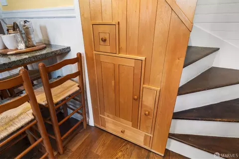 Entry Way - 224 Bennington St, San Francisco, CA 94110 photo 3 of 7