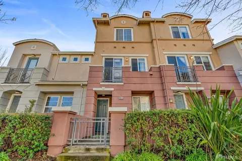 740 City Walk Pl #3, Hayward, CA 94541