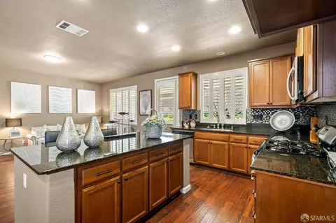 Kitchen - 2111 Chicory Dr, Oakley, CA 94561 photo 4 of 5