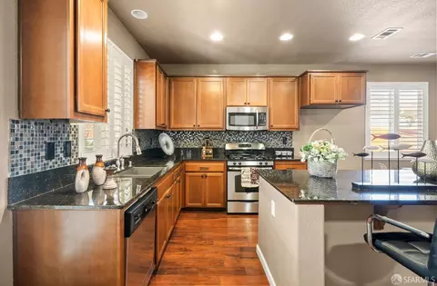 Kitchen - 2111 Chicory Dr, Oakley, CA 94561 photo 2 of 5