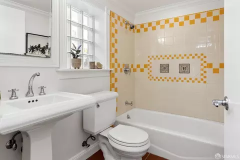 Bath - 111 Cuvier St, San Francisco, CA 94112 photo 5 of 5
