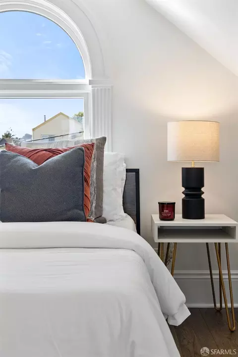 Bedroom - 111 Cuvier St, San Francisco, CA 94112 photo 4 of 12