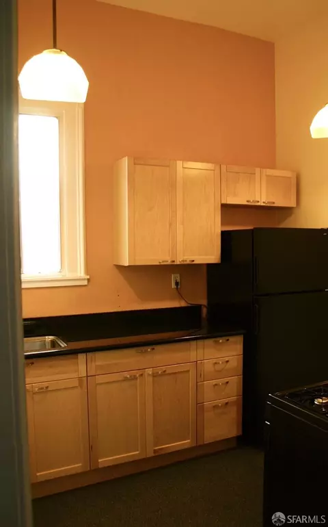 Kitchen - 1429 Chestnut St, Oakland, CA 94607 photo 2 of 2