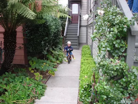 Exterior - 1429 Chestnut St, Oakland, CA 94607 photo 5 of 7