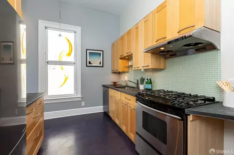 Kitchen - 1429 Chestnut St, Oakland, CA 94607 photo 1 of 2