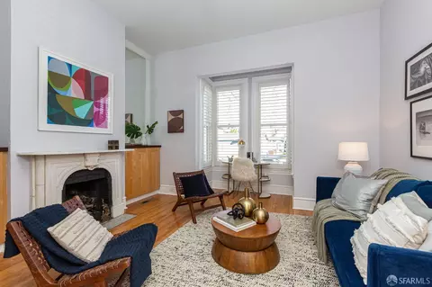 Living - 1429 Chestnut St, Oakland, CA 94607 photo 1 of 2