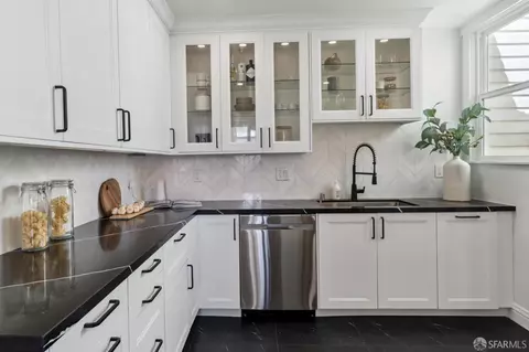 Kitchen - 256 Cotter St, San Francisco, CA 94112 photo 4 of 9