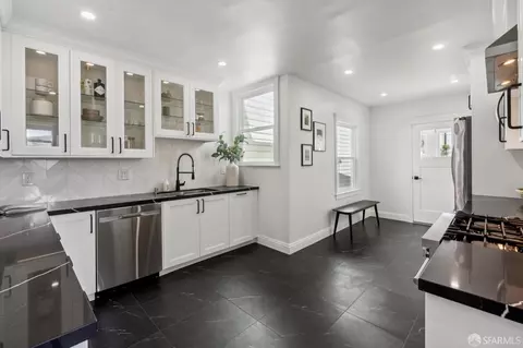 Kitchen - 256 Cotter St, San Francisco, CA 94112 photo 3 of 9