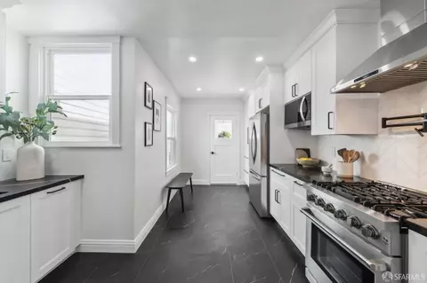 Kitchen - 256 Cotter St, San Francisco, CA 94112 photo 8 of 9
