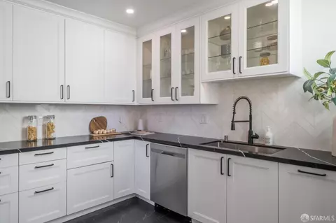 Kitchen - 256 Cotter St, San Francisco, CA 94112 photo 9 of 9