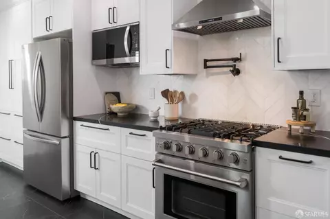 Kitchen - 256 Cotter St, San Francisco, CA 94112 photo 6 of 9