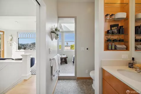 Bath - 3782 21st St, San Francisco, CA 94114 photo 4 of 7