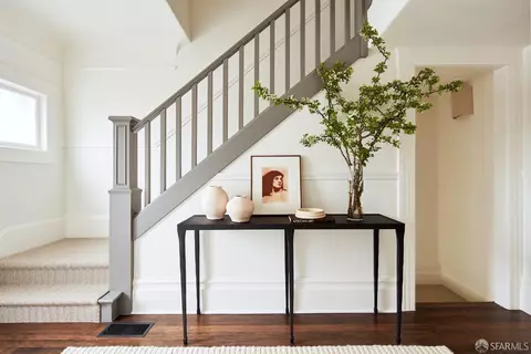 Entry Way - 573 Diamond St, San Francisco, CA 94114 photo 1 of 2