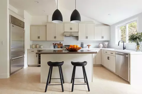 Kitchen - 573 Diamond St, San Francisco, CA 94114 photo 2 of 2