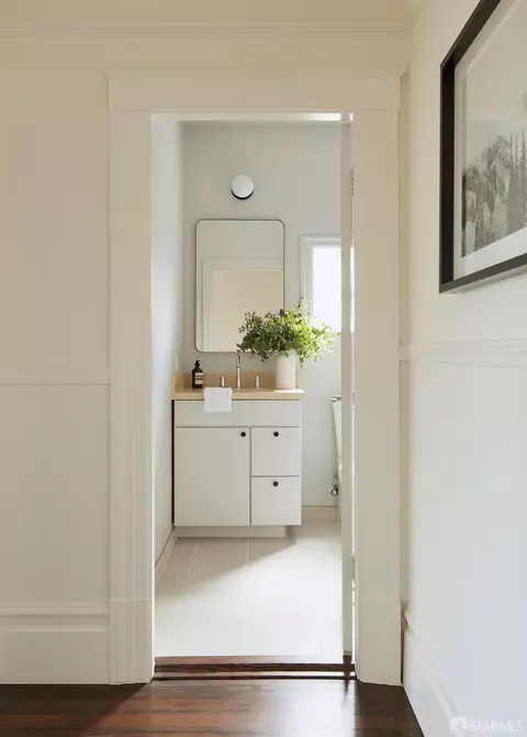 Entry Way - 573 Diamond St, San Francisco, CA 94114 photo 2 of 2