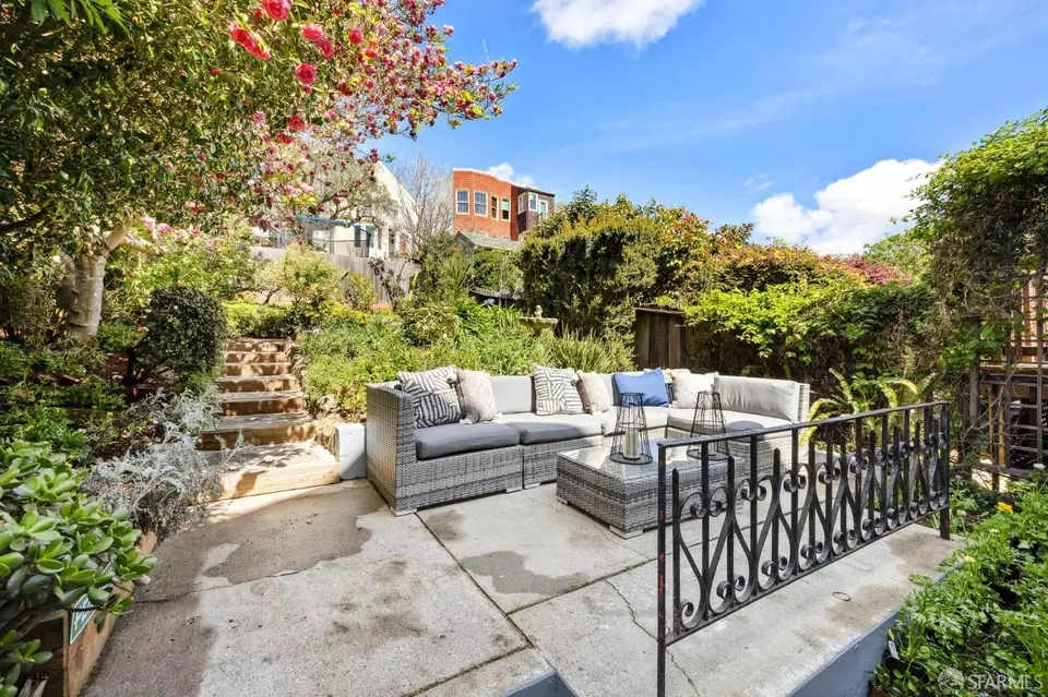 Exterior - 546 Elizabeth St, San Francisco, CA 94114 photo 3 of 9