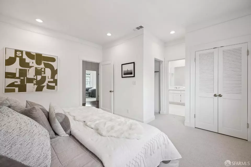 Bedroom - 546 Elizabeth St, San Francisco, CA 94114 photo 2 of 5