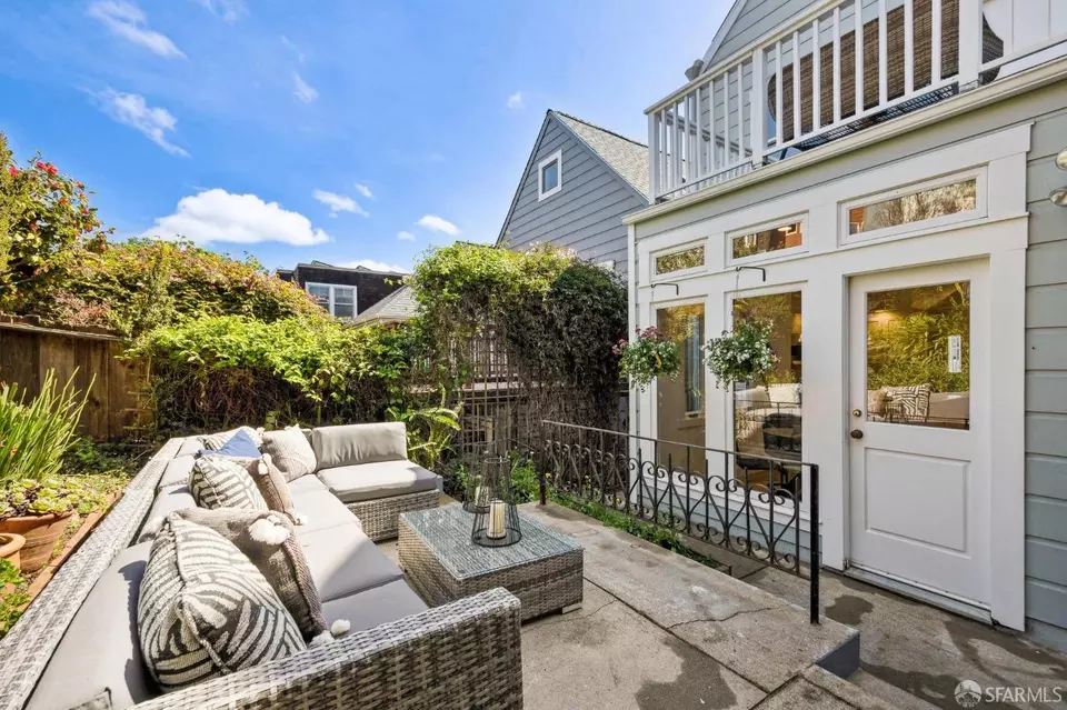 Exterior - 546 Elizabeth St, San Francisco, CA 94114 photo 6 of 9