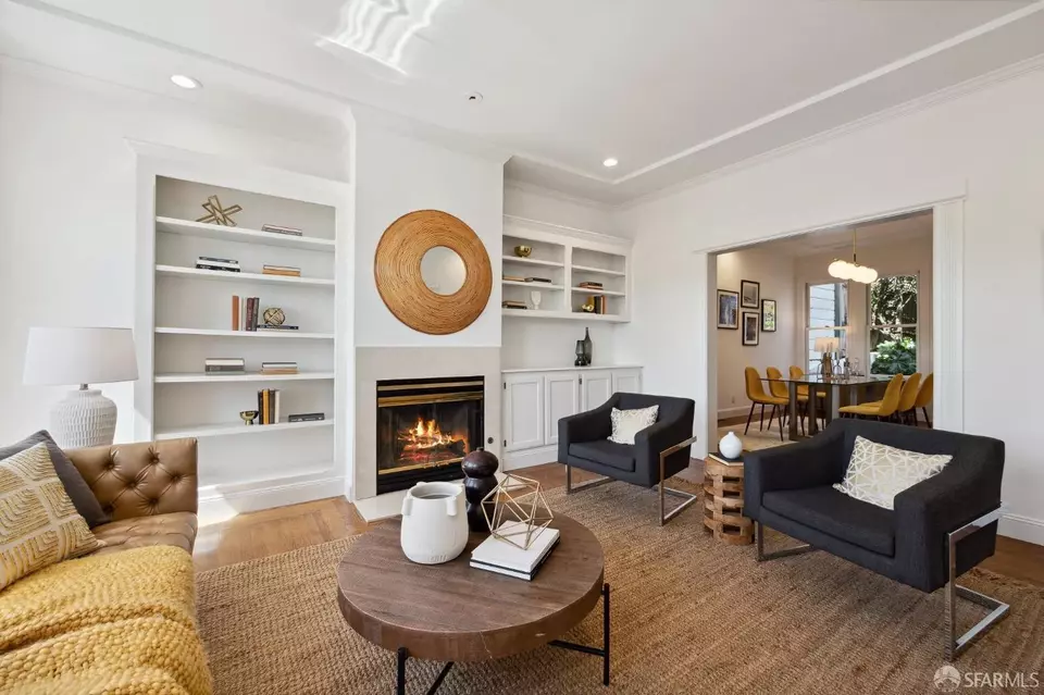 Living - 546 Elizabeth St, San Francisco, CA 94114 photo 1 of 6