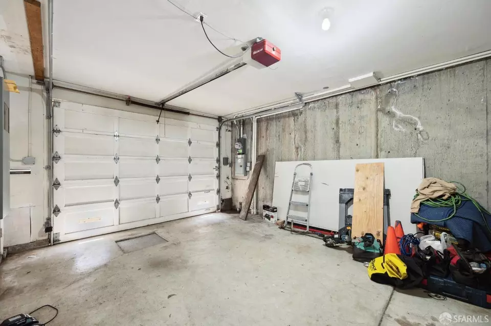 Exterior - 546 Elizabeth St, San Francisco, CA 94114 photo 8 of 9