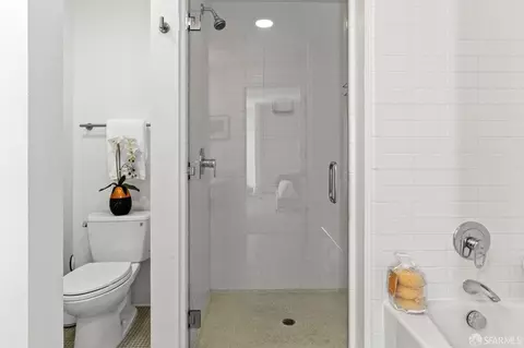 Bath - 200 2nd St #515, Oakland, CA 94607 photo 6 of 7