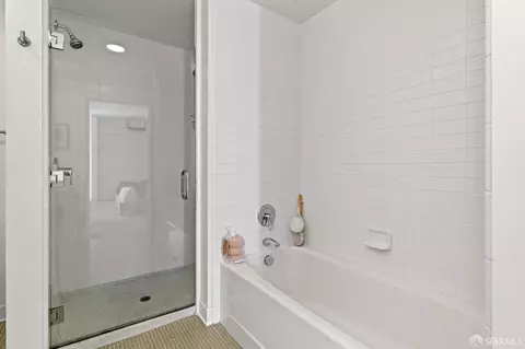 Bath - 200 2nd St #515, Oakland, CA 94607 photo 5 of 7