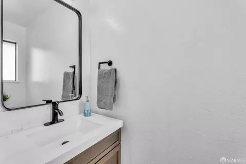 Bath - 4690 Devonshire Cmn, Fremont, CA 94536 photo 1 of 4
