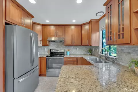 Kitchen - 4690 Devonshire Cmn, Fremont, CA 94536 photo 2 of 4