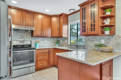 Kitchen - 4690 Devonshire Cmn, Fremont, CA 94536 photo 1 of 4