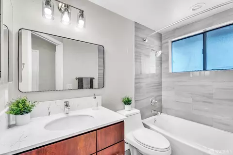 Bath - 4690 Devonshire Cmn, Fremont, CA 94536 photo 3 of 4