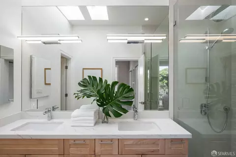 Bath - 2240 Beach St, San Francisco, CA 94123 photo 3 of 7