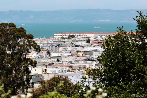 View/Area - 2240 Beach St, San Francisco, CA 94123 photo 9 of 14
