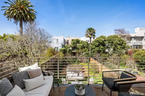 Exterior - 2240 Beach St, San Francisco, CA 94123 photo 1 of 13
