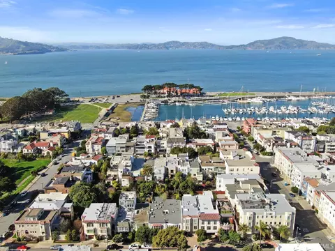 View/Area - 2240 Beach St, San Francisco, CA 94123 photo 6 of 14