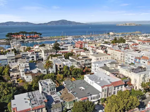 View/Area - 2240 Beach St, San Francisco, CA 94123 photo 7 of 14