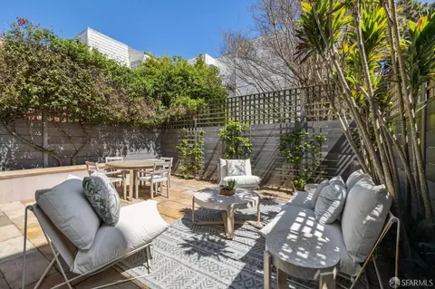 Exterior - 3038 Steiner St, San Francisco, CA 94123 photo 3 of 6