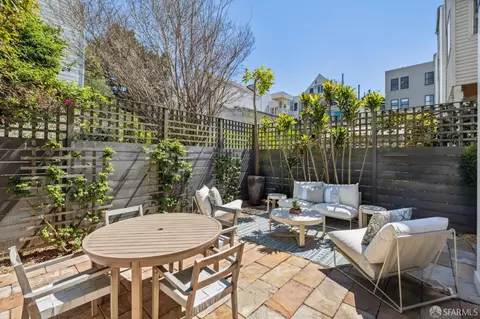 Exterior - 3038 Steiner St, San Francisco, CA 94123 photo 4 of 6
