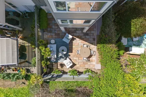 Exterior - 3038 Steiner St, San Francisco, CA 94123 photo 6 of 6