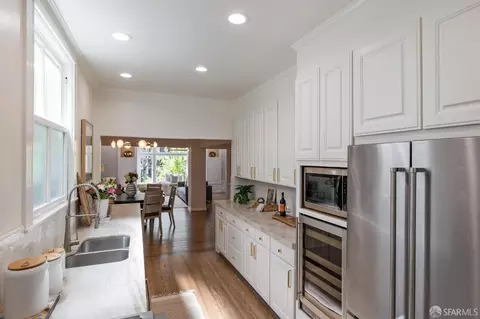 Kitchen - 3038 Steiner St, San Francisco, CA 94123 photo 2 of 3