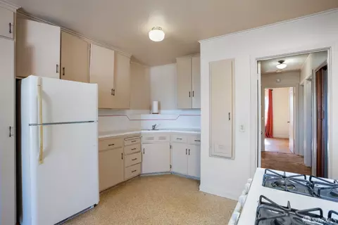 Kitchen - 900 Avalon Ave, San Francisco, CA 94112 photo 4 of 5